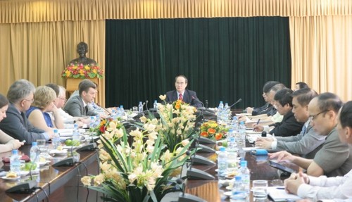 Phó Thủ tướng Nguyễn Thiện Nhân làm việc với Đoàn Bộ Giáo dục và Khoa học Liên bang Nga  - ảnh 1