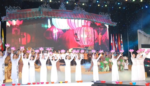 Phong phú các hoạt động tại Festival Di sản Quảng Nam lần thứ  V- 2013 - ảnh 1