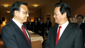 Thủ tướng Nguyễn Tấn Dũng hội đàm với Thủ tướng Trung Quốc Lý Khắc Cường - ảnh 1
