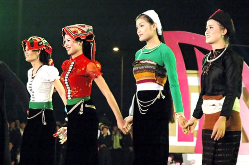 Trang phục của phụ nữ dân tộc Thái  - ảnh 2