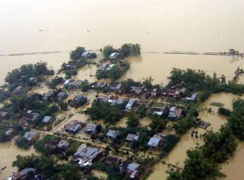 Các tỉnh miền Trung thiệt hại nặng nề do bão - ảnh 1