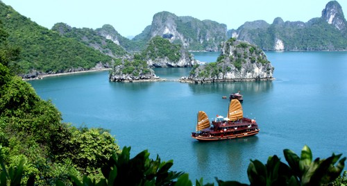 Hạ Long - điểm du lịch xanh, bền vững của Việt Nam - ảnh 1