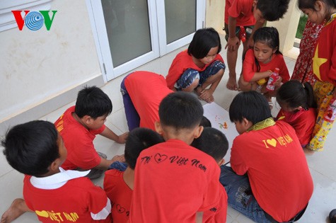 Lần đầu tiên con em Việt kiều tại Campuchia mừng Ngày Quốc tế Thiếu nhi - ảnh 3