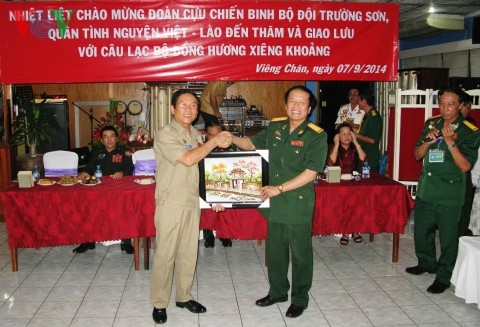 Đoàn cựu chiến binh bộ đội Trường Sơn giao lưu cùng Việt kiều Lào  - ảnh 1