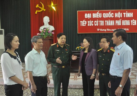 Bộ trưởng Bộ Quốc phòng Phùng Quang Thanh tiếp xúc cử tri Hưng Yên - ảnh 1