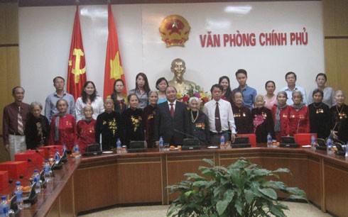 Phó Thủ tướng Nguyễn Xuân Phúc tiếp đoàn Mẹ Việt Nam Anh hùng tỉnh Đồng Nai - ảnh 1