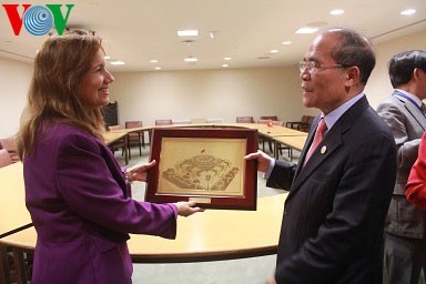 Chủ tịch Quốc hội Nguyễn Sinh Hùng có các cuộc gặp gỡ ngoại giao quan trọng tại Mỹ - ảnh 4