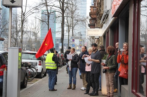 Người Việt tại Đức tuần hành phản đối hành động của Trung Quốc ở Biển Đông  - ảnh 10