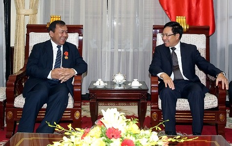 Phó Thủ tướng, Bộ trưởng Ngoại giao Phạm Bình Minh tiếp Đại sứ Campuchia và Đại sứ CHLB Bức - ảnh 1