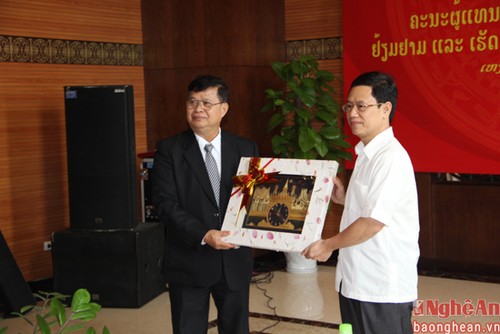 Phó Chủ tịch Quốc hội Lào thăm làm việc tại tỉnh Nghệ An  - ảnh 1