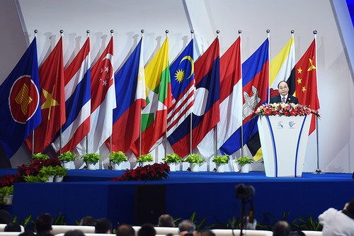 Thủ tướng Nguyễn Xuân Phúc tin tưởng tương lai hợp tác tốt đẹp giữa Trung Quốc và ASEAN   - ảnh 1