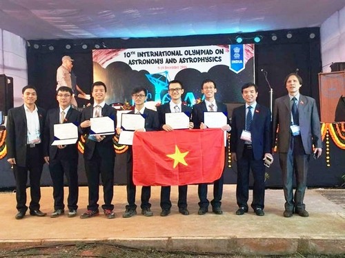Việt Nam đoạt thành tích cao trong kỳ thi Olympic quốc tế về Thiên văn học và Vật lý thiên văn  - ảnh 1