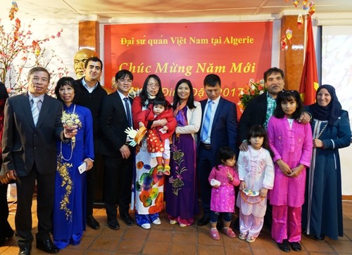 Cộng đồng người Việt tại Algeria vui đón xuân Đinh Dậu - ảnh 6