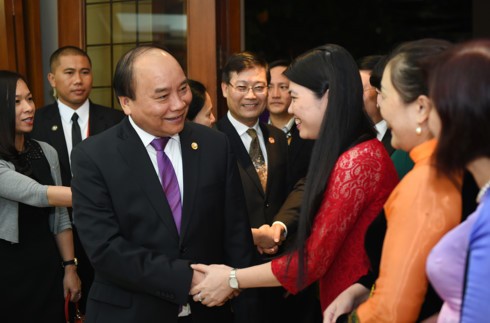 Thủ tướng Nguyễn Xuân Phúc gặp gỡ bà con Việt kiều tại Philippines - ảnh 2