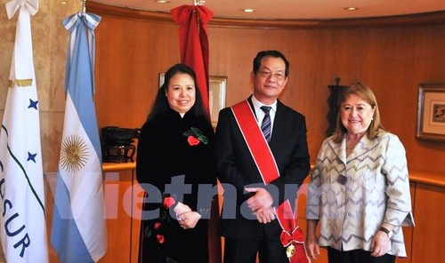 Argentina trao tặng Huân chương cho Đại sứ Việt Nam - ảnh 1