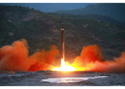 Trừng phạt có giúp tháo ngòi nổ căng thẳng trên bán đảo Triều Tiên? - ảnh 1