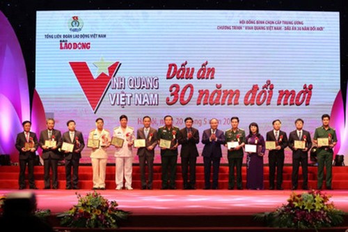 Tôn vinh 30 cá nhân, tập thể trong chương trình “Vinh quang Việt Nam” - ảnh 1