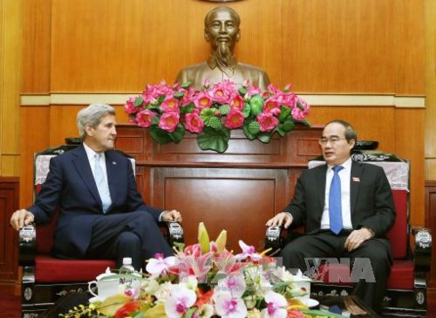 Bí thư Thành ủy Thành phố Hồ Chí Minh Nguyễn Thiện Nhân tiếp cựu Ngoại trưởng Hoa Kỳ John Kerry - ảnh 1