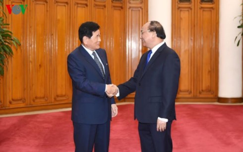 Thủ tướng Nguyễn Xuân Phúc tiếp nguyên Thị trưởng thành phố Osan, Hàn Quốc - ảnh 1