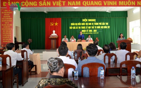 Chủ tịch Quốc hội Nguyễn Thị Kim Ngân tiếp xúc cử tri Cần Thơ - ảnh 1