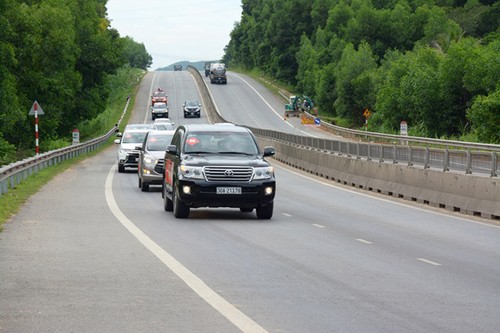 Quốc hội biểu quyết thông qua Nghị quyết  xây dựng một số đoạn đường bộ cao tốc Bắc Nam - ảnh 1
