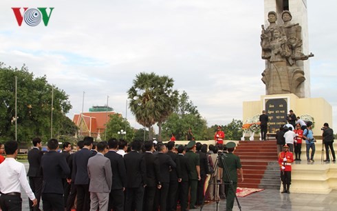 Kỷ niệm Ngày thành lập Quân đội Nhân dân Việt Nam tại Campuchia - ảnh 1