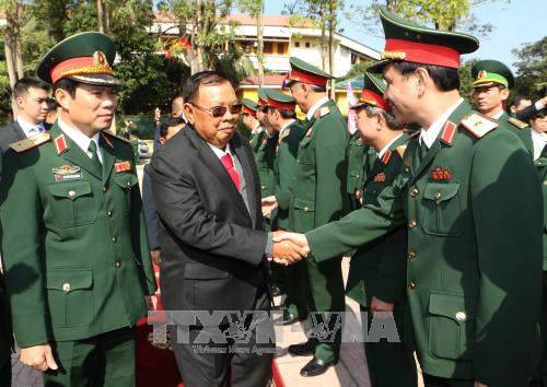 Tổng Bí thư, Chủ tịch nước Lào Bounnhang Vorachith thăm Quân khu 4 - ảnh 1