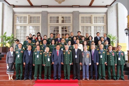 Tổng Bí thư, Chủ tịch nước Lào Bounnhang Vorachith tiếp Đoàn Cựu Quân tình nguyện Việt Nam - ảnh 1