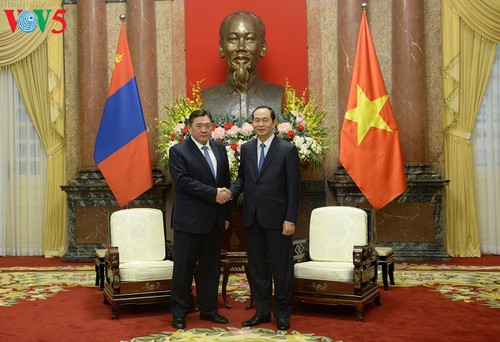 Chủ tịch nước Trần Đại Quang tiếp Chủ tịch Quốc hội Mông Cổ Miyegombo Enkhbold - ảnh 1
