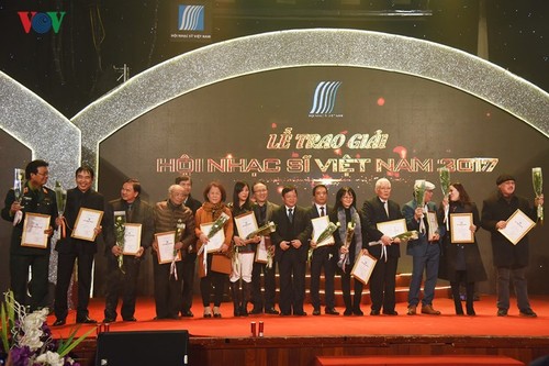 Những dấu ấn tại Giải thưởng âm nhạc Hội nhạc sĩ Việt Nam 2017 - ảnh 1