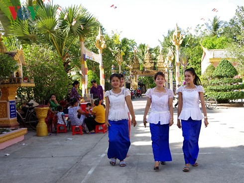 Đồng bào Khmer Sóc Trăng vui đón Tết Chôl Chnăm Thmây “Đoàn kết - Vì tương lai phát triển” - ảnh 1