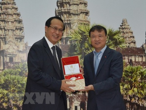 Việt Nam - Campuchia thúc đẩy trao đổi thương mại song phương - ảnh 1