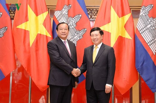 Kỳ họp lần thứ 16 Ủy ban Hỗn hợp Việt Nam-Campuchia - ảnh 1