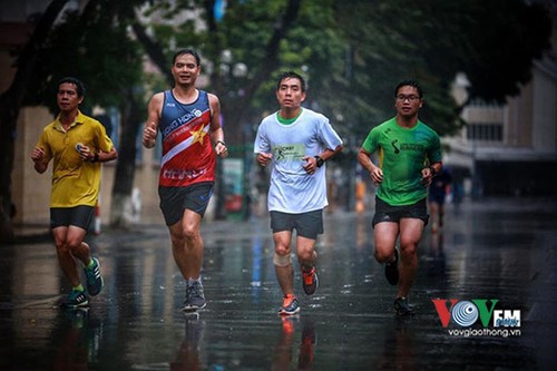 Hà Nội lần đầu tiên tổ chức giải marathon quốc tế - ảnh 1