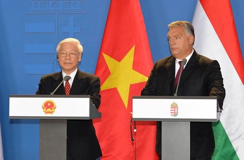 Tổng Bí thư Nguyễn Phú Trọng và Thủ tướng Viktor Orban gặp gỡ báo chí - ảnh 1