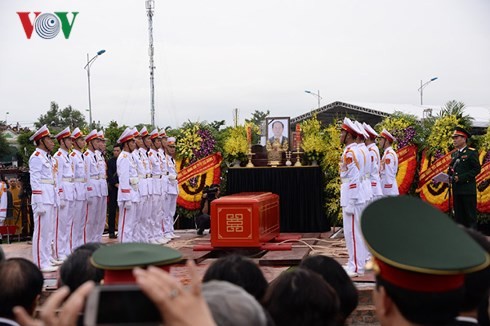 Lễ an táng Chủ tịch nước Trần Đại Quang tại quê hương Ninh Bình - ảnh 1