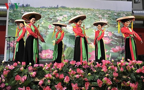 Quảng bá văn hóa, du lịch Việt Nam tại hội chợ Grenoble (Pháp) - ảnh 1