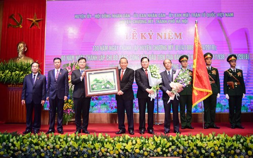Phó Thủ tướng Thường trực Trương Hoà Bình trao tặng Huân chương Lao động hạng Nhất cho huyện Chương Mỹ-Hà Nội - ảnh 1