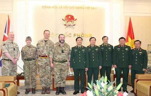 Việt Nam – Anh tăng cường hợp tác trong lĩnh vực quân y gìn giữ hòa bình - ảnh 1