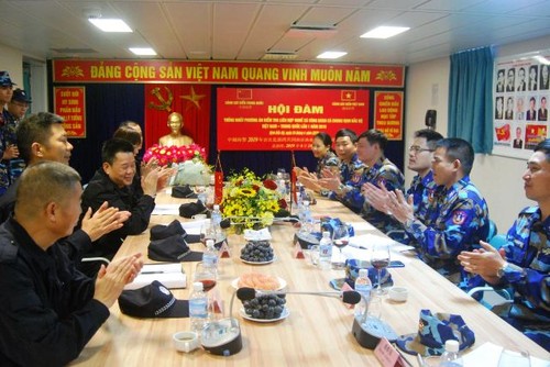 Cảnh sát biển Việt Nam và Trung Quốc kiểm tra liên hợp nghề cá Vịnh Bắc Bộ - ảnh 1