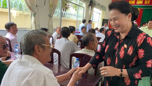 Chủ tịch Quốc hội Nguyễn Thị Kim Ngân tiếp xúc cử tri tại thành phố Cần Thơ - ảnh 1