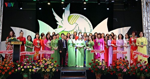 Đại hội Hội Phụ nữ Việt Nam tại Cộng hòa Czech - ảnh 1