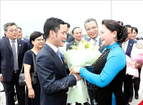 Chủ tịch Quốc hội Nguyễn Thị Kim Ngân tới Giang Tô, bắt đầu thăm chính thức Trung Quốc - ảnh 1