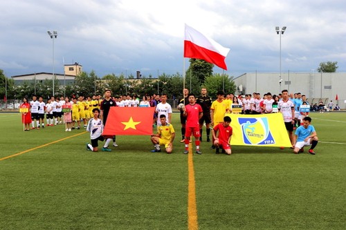 Ba Lan: Khai mạc giải bóng đá Cộng đồng hè 2019 - ảnh 1