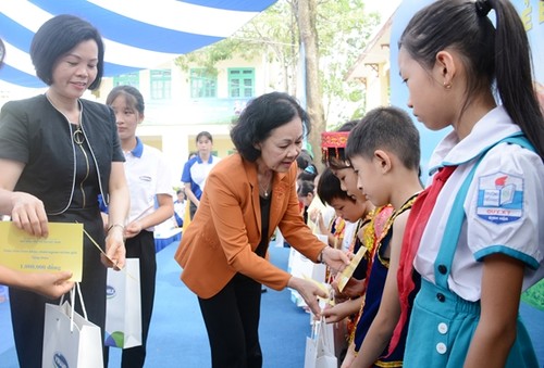 Trao 70.000 ly sữa cho trẻ em có hoàn cảnh khó khăn tại Thái Nguyên - ảnh 1