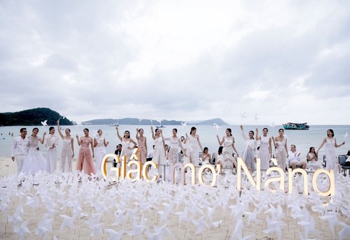 Ra mắt bộ sưu tập thời trang "Nàng" trên bờ biển Phú Quốc - ảnh 9