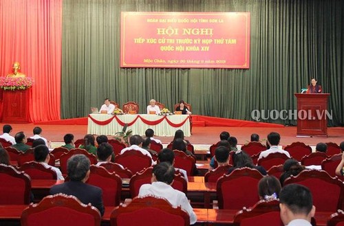 Phó Chủ tịch Thường trực Quốc hội Tòng Thị Phóng tiếp xúc cử tri tỉnh Sơn La - ảnh 1
