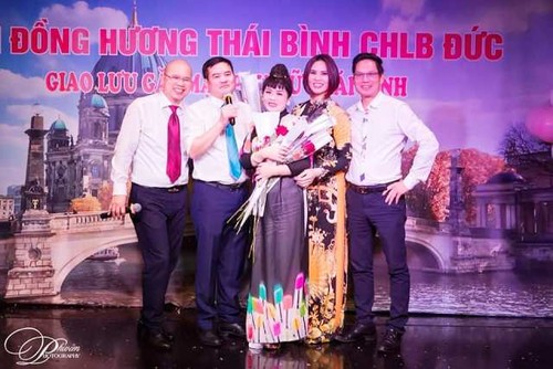 Hội đồng hương Thái Bình tại CHLB Đức tổ chức gặp mặt nhân ngày Phụ nữ Việt Nam - ảnh 12