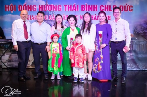 Hội đồng hương Thái Bình tại CHLB Đức tổ chức gặp mặt nhân ngày Phụ nữ Việt Nam - ảnh 13