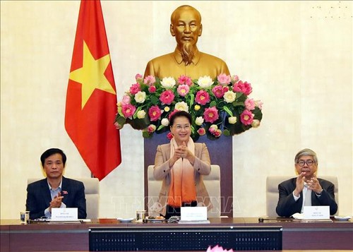 Chủ tịch Quốc hội Nguyễn Thị Kim Ngân gặp mặt các trí thức khoa học và công nghệ tiêu biểu - ảnh 1